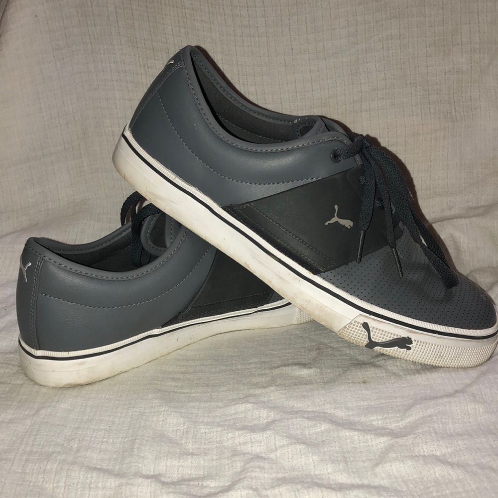 Puma flats